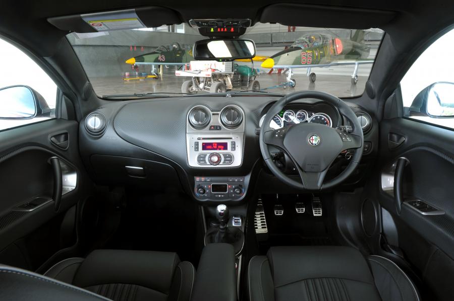 Торпедо Alfa Romeo MiTo Quadrifoglio Verde (955) 2010 года  (AU) (фото 29 из 45)